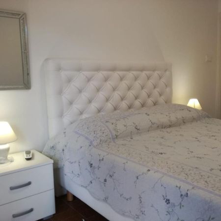 Apartmani Mladina Jelsa  Esterno foto