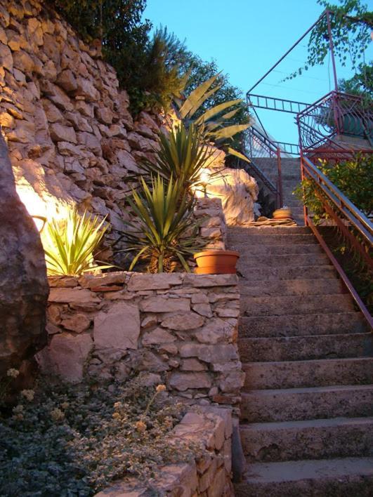 Apartmani Mladina Jelsa  Esterno foto
