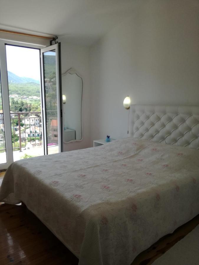 Apartmani Mladina Jelsa  Esterno foto