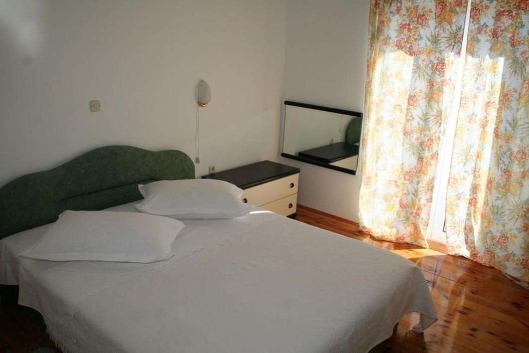 Apartmani Mladina Jelsa  Esterno foto