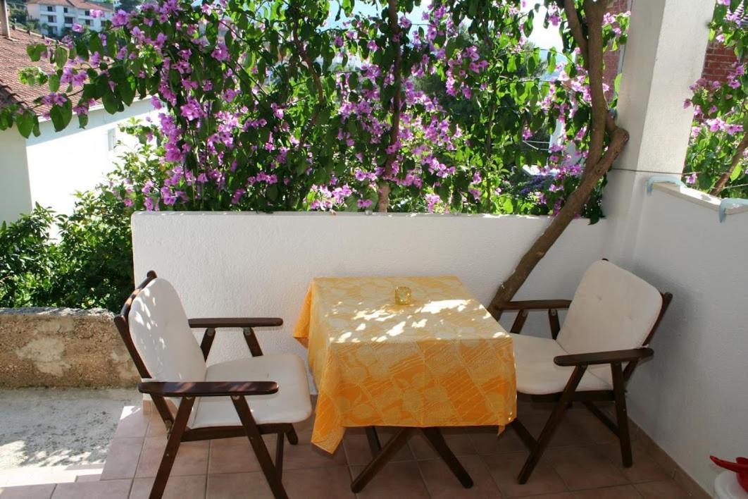 Apartmani Mladina Jelsa  Esterno foto